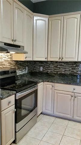 2nd image of 2948 Glenway Dr