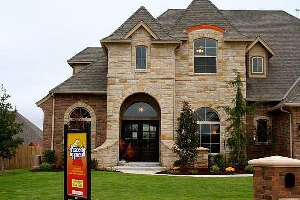 1st image of 404 Cedarburg Ct