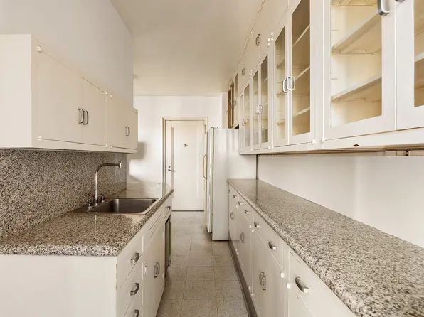 7 West 81st Street image 9 of 11