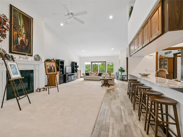 2245 Tranquil Ct NW, Cedar Rapids, IA 52405