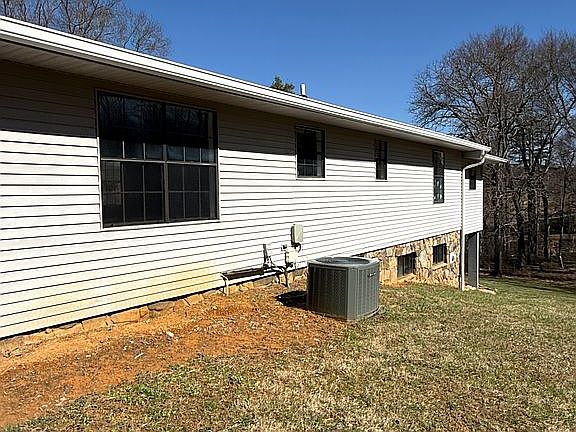 5th image of 134 Old Gum Log Rd