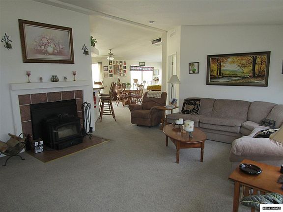 3rd image of 15 Mandchris Dr