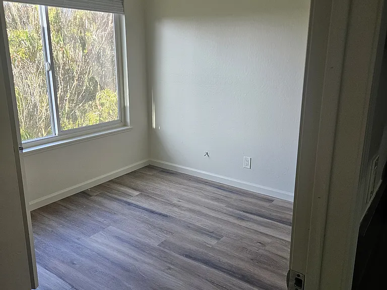 550 Clarinada Ave #0 — Photo 7