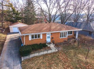 1106 Maplewood Dr, Normal, IL 61761