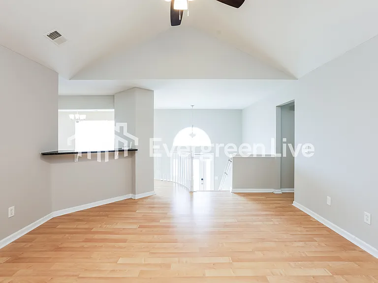 5306 Sweetsprings Ln SW — Photo 3