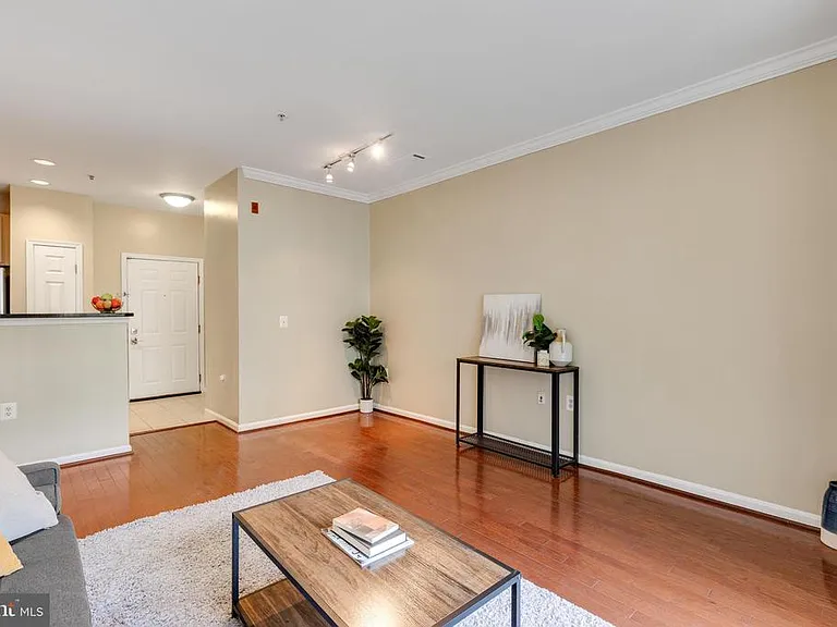 2465 Army Navy Dr #104 — Photo 11