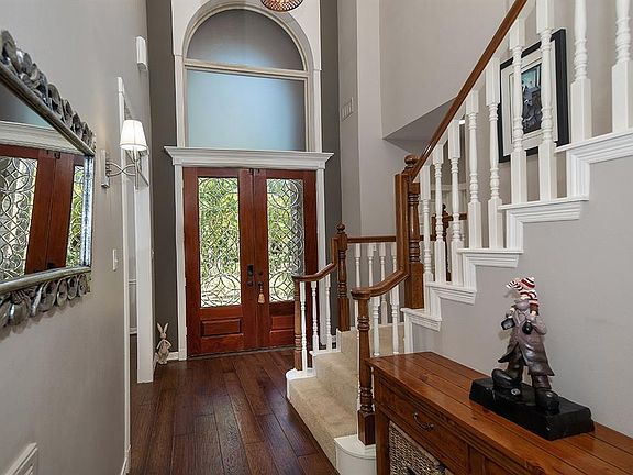 3rd image of 7 Cypress Lake Pl