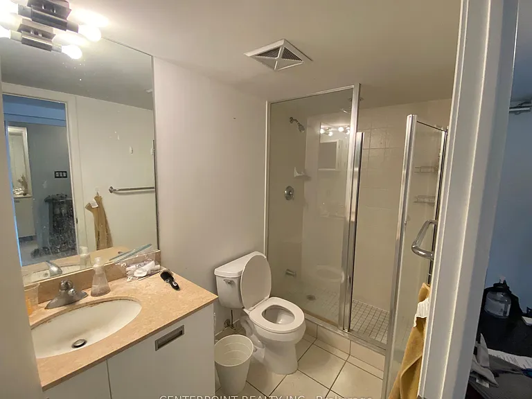 37 Grosvenor St #603 — Photo 10
