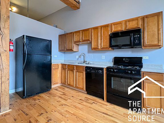 3rd image of 1824 S Bishop St #208