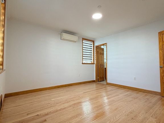 4th image of 18900 44th Ave