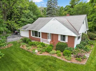 1570 E Adam Dr, De Pere, WI 54115