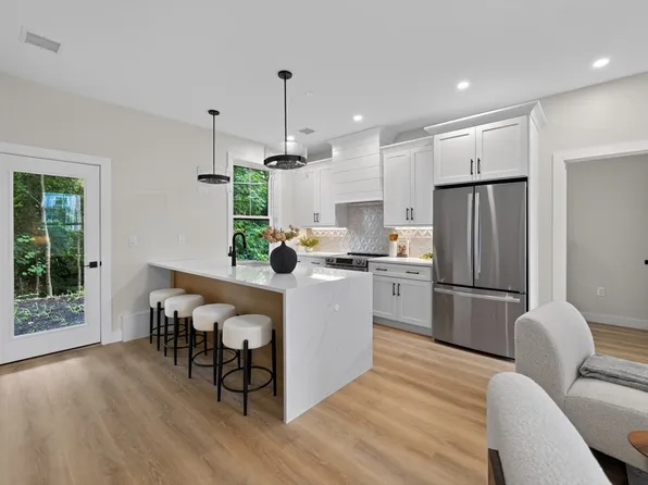 2 Readfield Pl #4, Roxbury, MA 02119