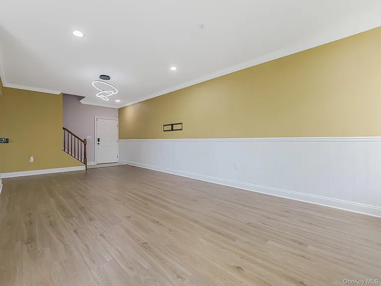 1115 Balsam Dr — Photo 10