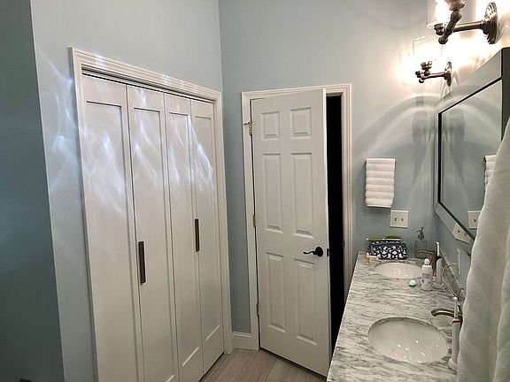 Marble vanity & storage 