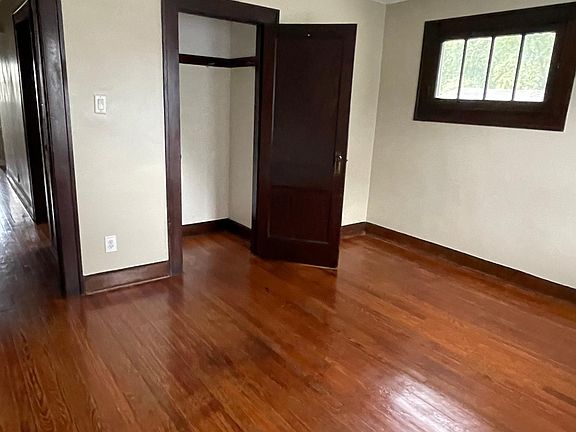 4th image of 4113 Graceland Ave