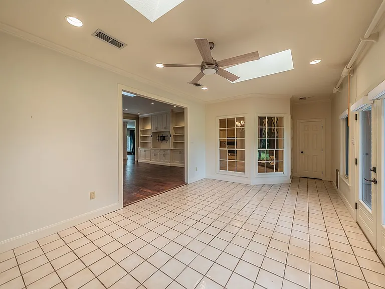 6724 Blue Meadow Dr — Photo 21