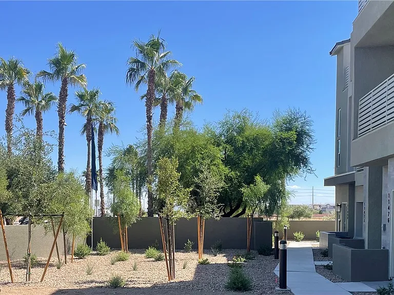 11484 Roaring Peak Dr — Photo 37