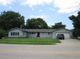 504 Court St, Gibbon, NE 68840