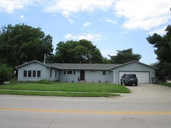 504 Court St, Gibbon, NE 68840