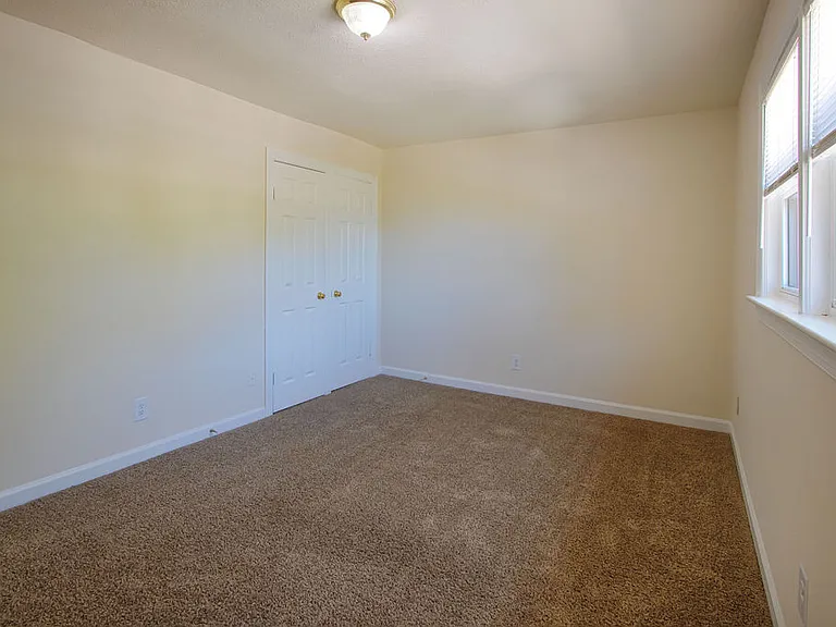 Colony Apartments — Photo 17