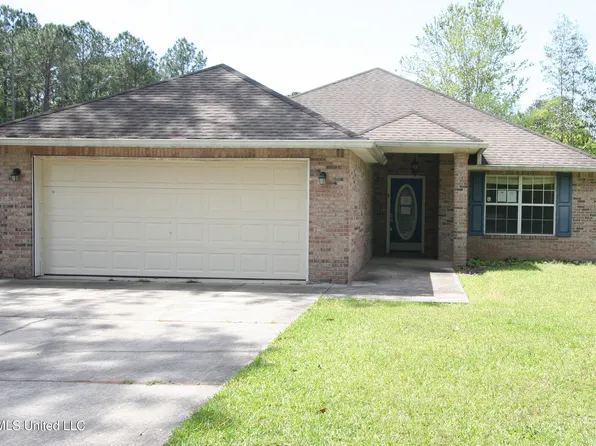 9960 Kahana St, Diamondhead, MS 39525