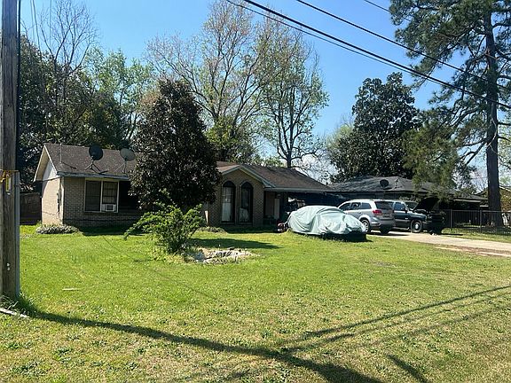 3rd image of 804 Dunbar Rd