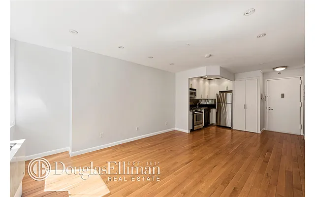 Rented by Douglas Elliman | media 7
