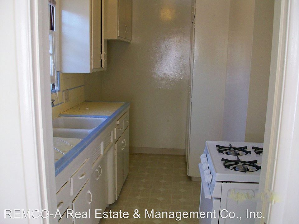 2nd image of 806 Raymond Ave
