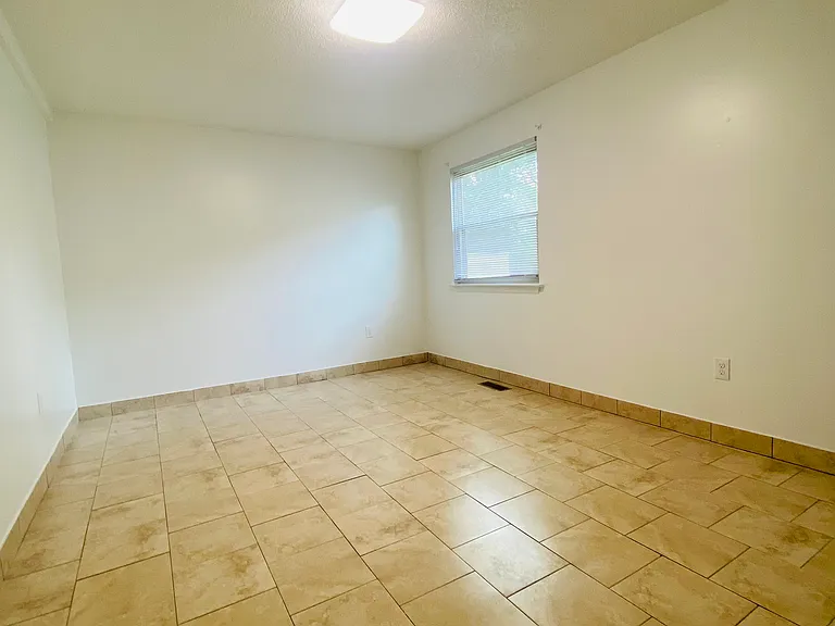 4694 Wendler Blvd — Photo 14