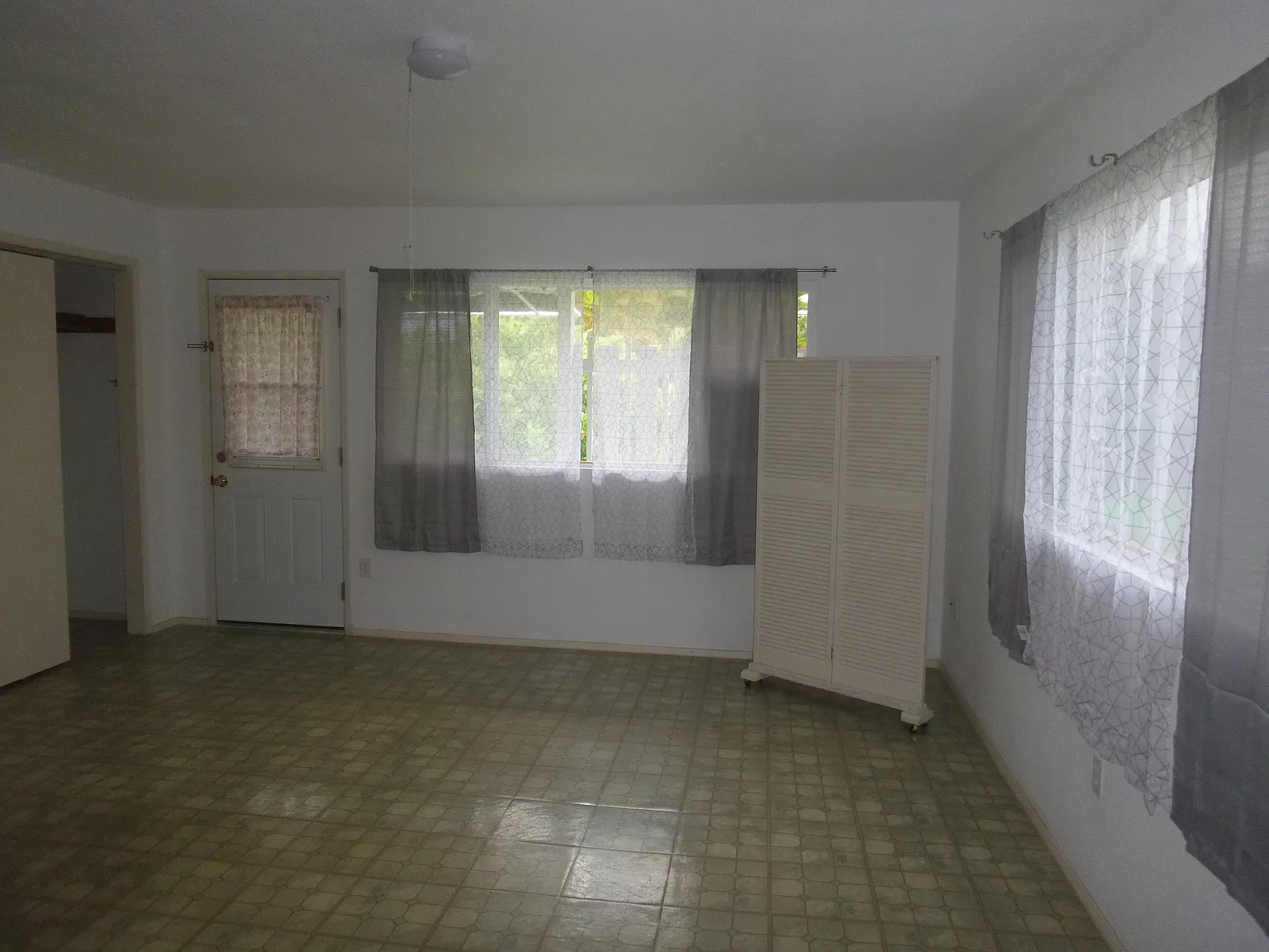 Kapualani St, Hilo — Photo 2