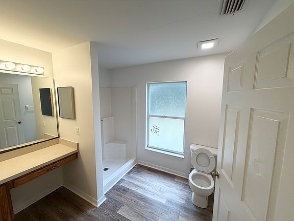 4th image of 10 Pinelynn Dr