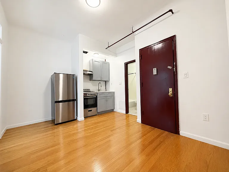 555 W 152nd St #3A — Photo 4