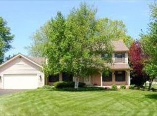 5714 Wild Ash Ln, Crystal Lake, IL 60012