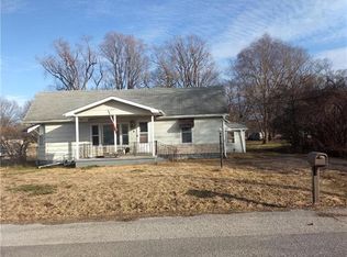 6633 Ridgeway St, Saint Joseph, MO 64504