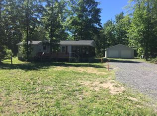 934 W Mahoney Rd, Brasher Falls, NY 13613
