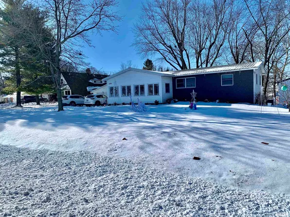 1599 Sandusky Rd, Jacksonville, IL 62650