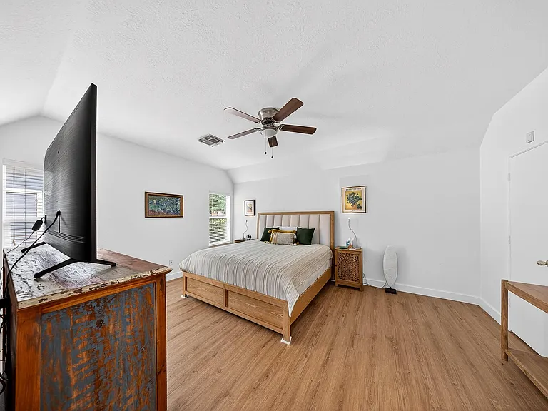 1318 Dennis St — Photo 15