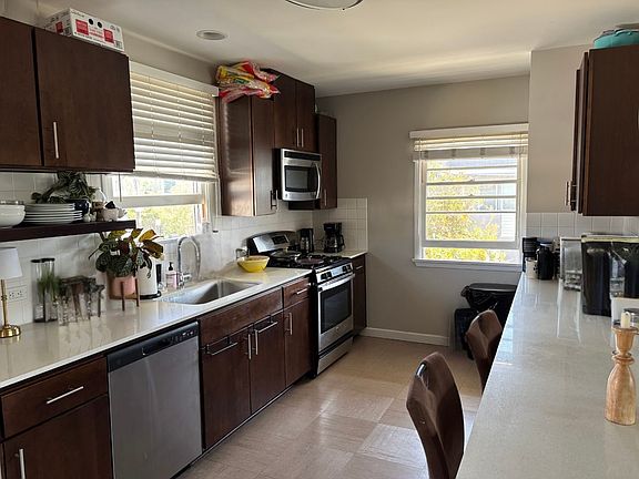 5th image of 1030 Lake St Unit 2