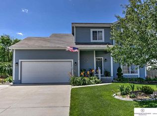 1109 Fenwick St, Papillion, NE 68046