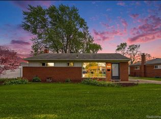 26849 Constance St, Dearborn Heights, MI