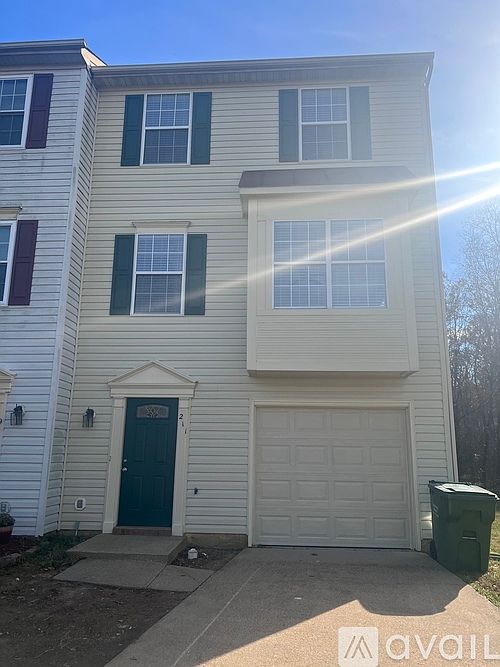 1st image of 211 Clint Ln