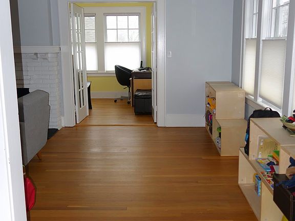 4th image of 11 Lowell Pl