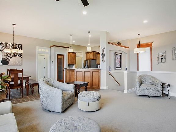 5th image of 4718 N Emerald Ct