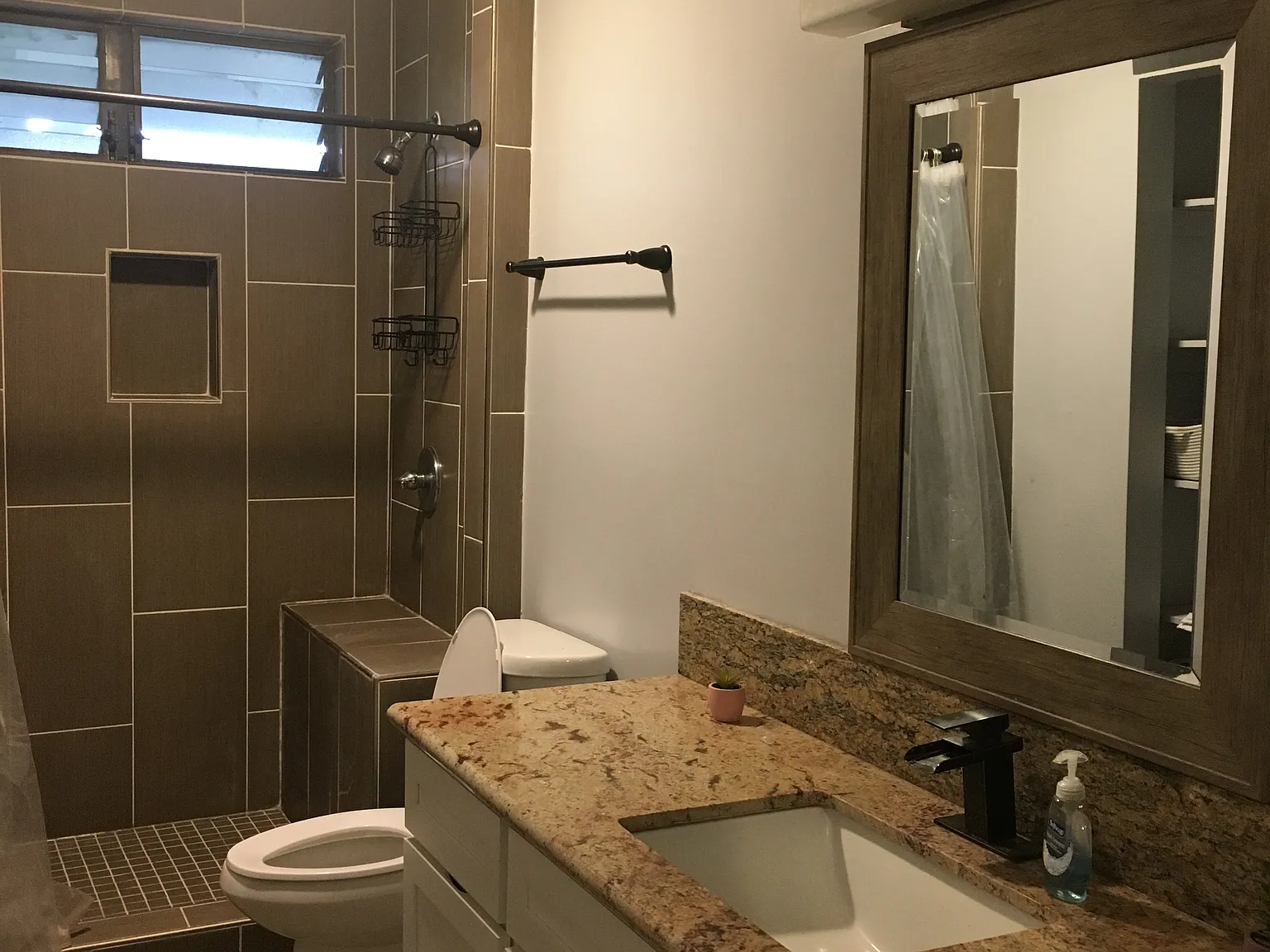 5 bed, 2192 sqft, $750 — Photo 4