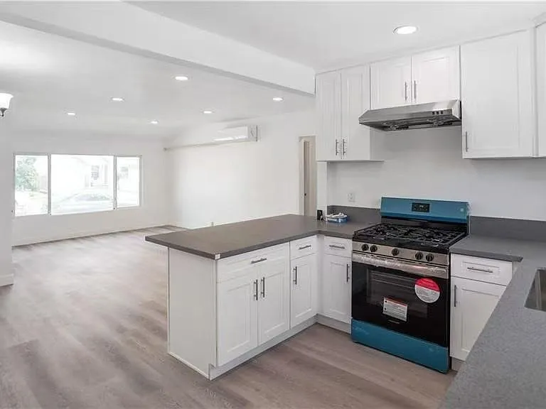 4249 Filhurst Ave — Photo 7