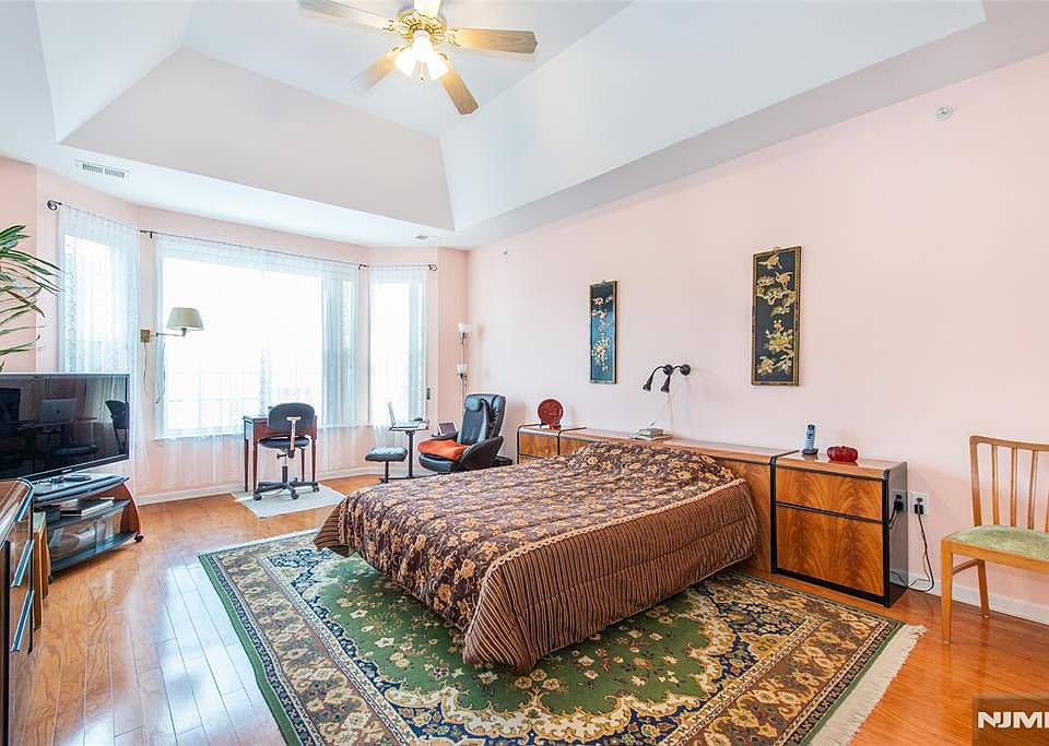 1st image of 9 Cliff Rd