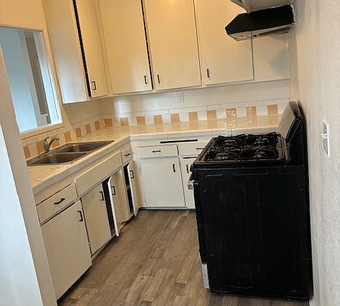 5th image of 1066 Obispo Ave #6