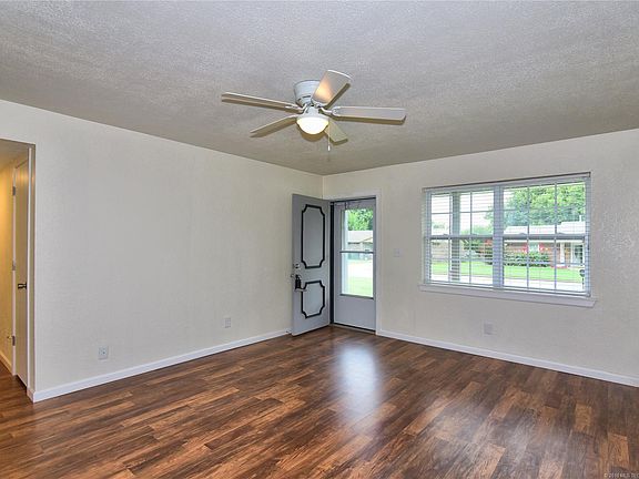 3rd image of 13721 S Glen Pl
