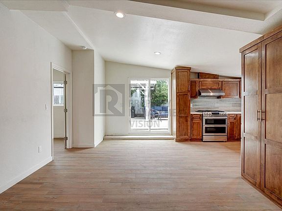 5th image of 5126 1/2 Dahlia Dr