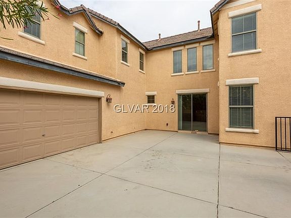 GARAGE AREA AND SIDE SLIDER*PLENTY OF PARKING SPACE*GATE TO CLOSE OFF BACK DRIVEWAY IF DESIRED
